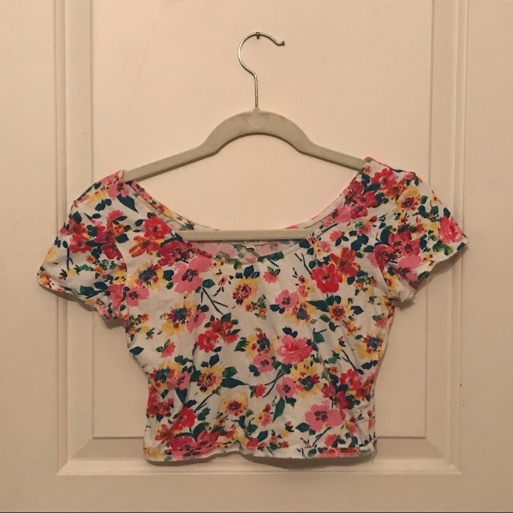 Delia’s crop top floral pattern